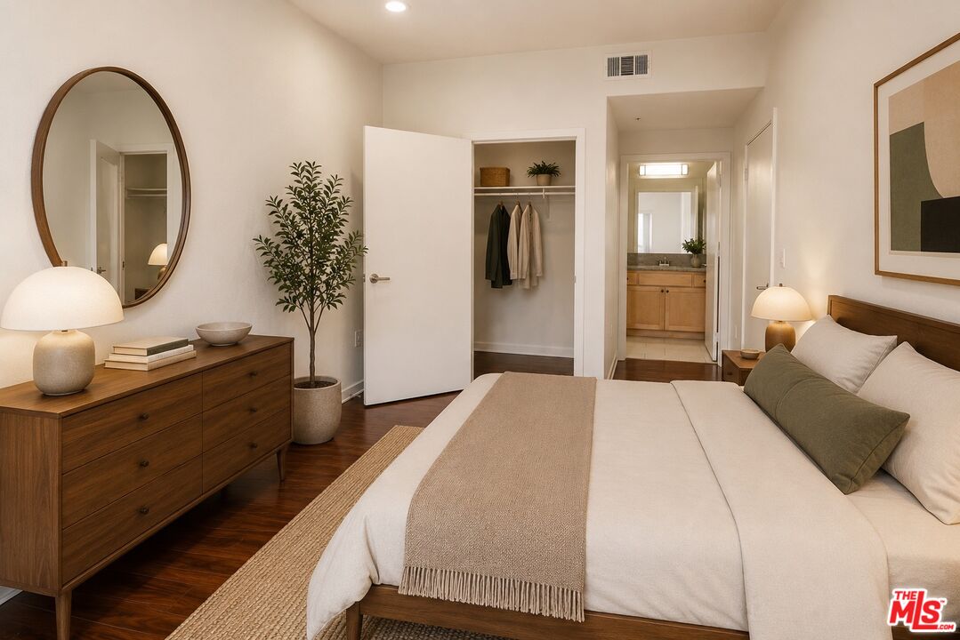 12132 Hart St Unit: 301