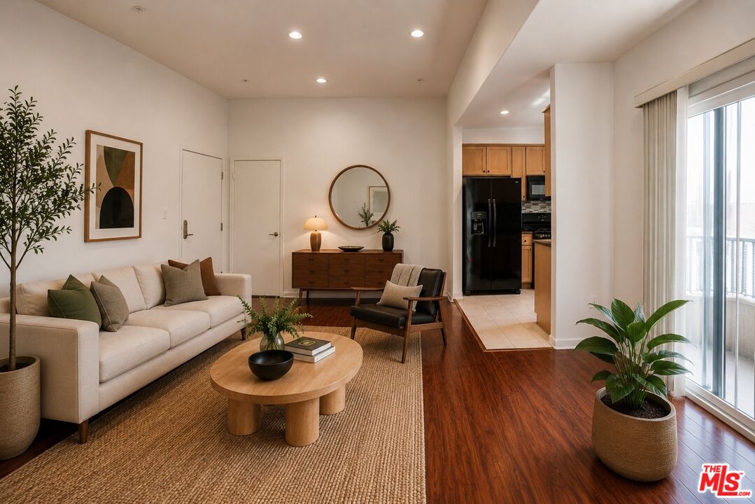 12132 Hart St Unit: 301