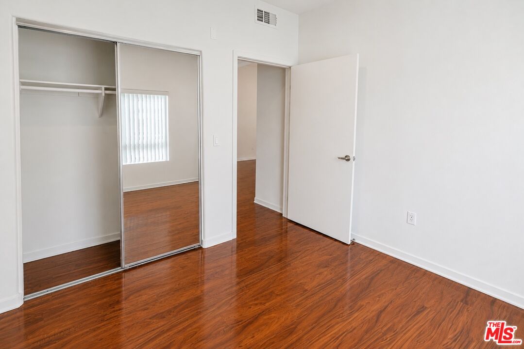 12132 Hart St Unit: 301