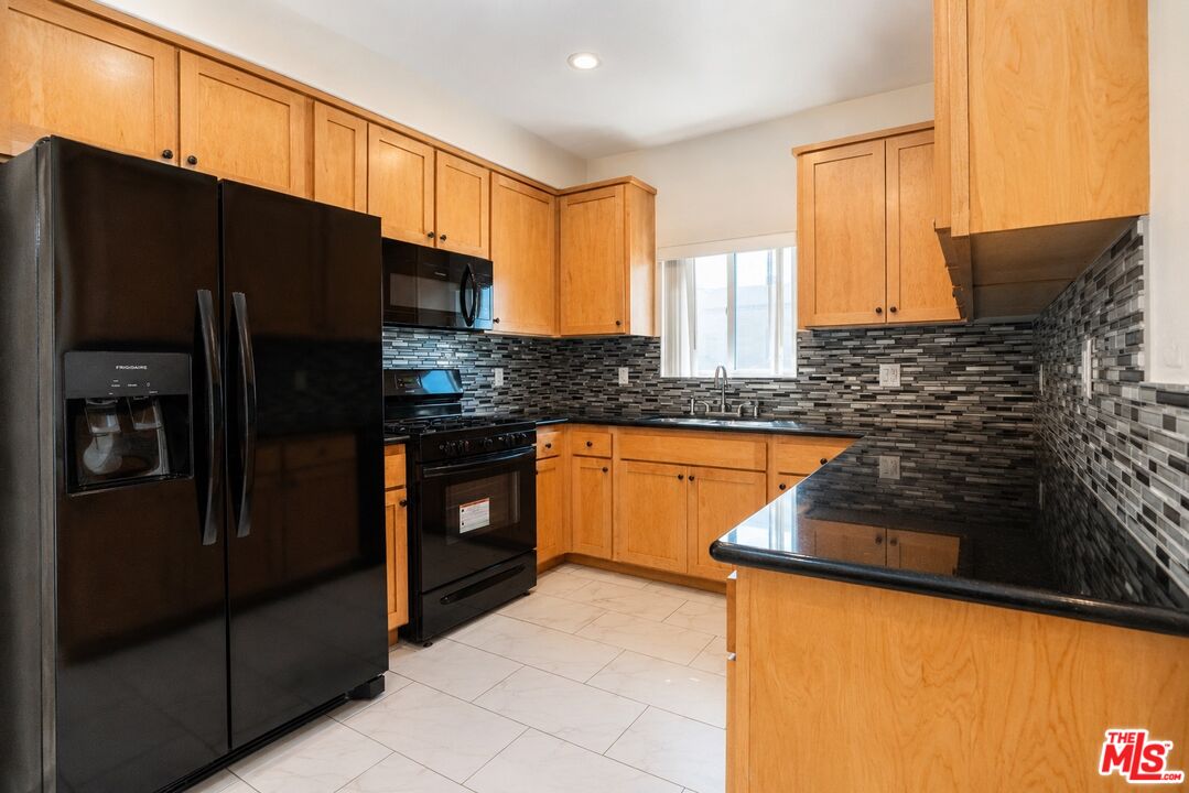 12132 Hart St Unit: 301
