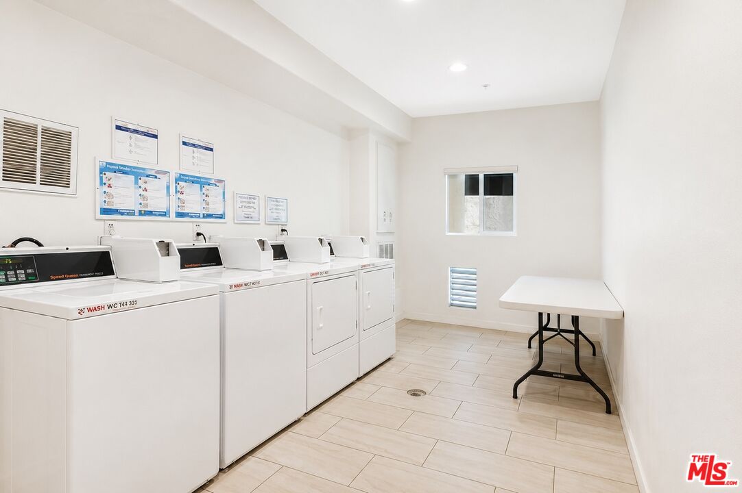 12132 Hart St Unit: 301