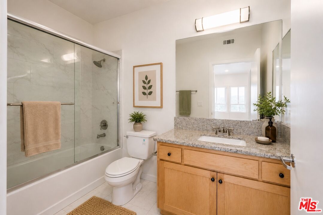 12132 Hart St Unit: 301