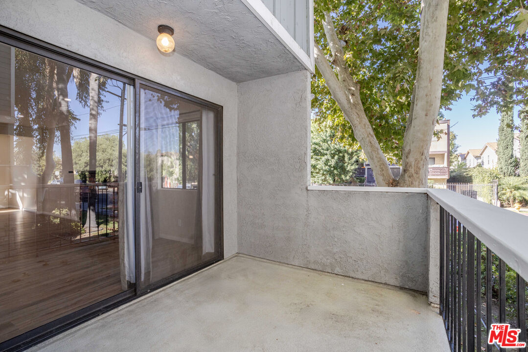 9140 Burnet Ave Unit: 15