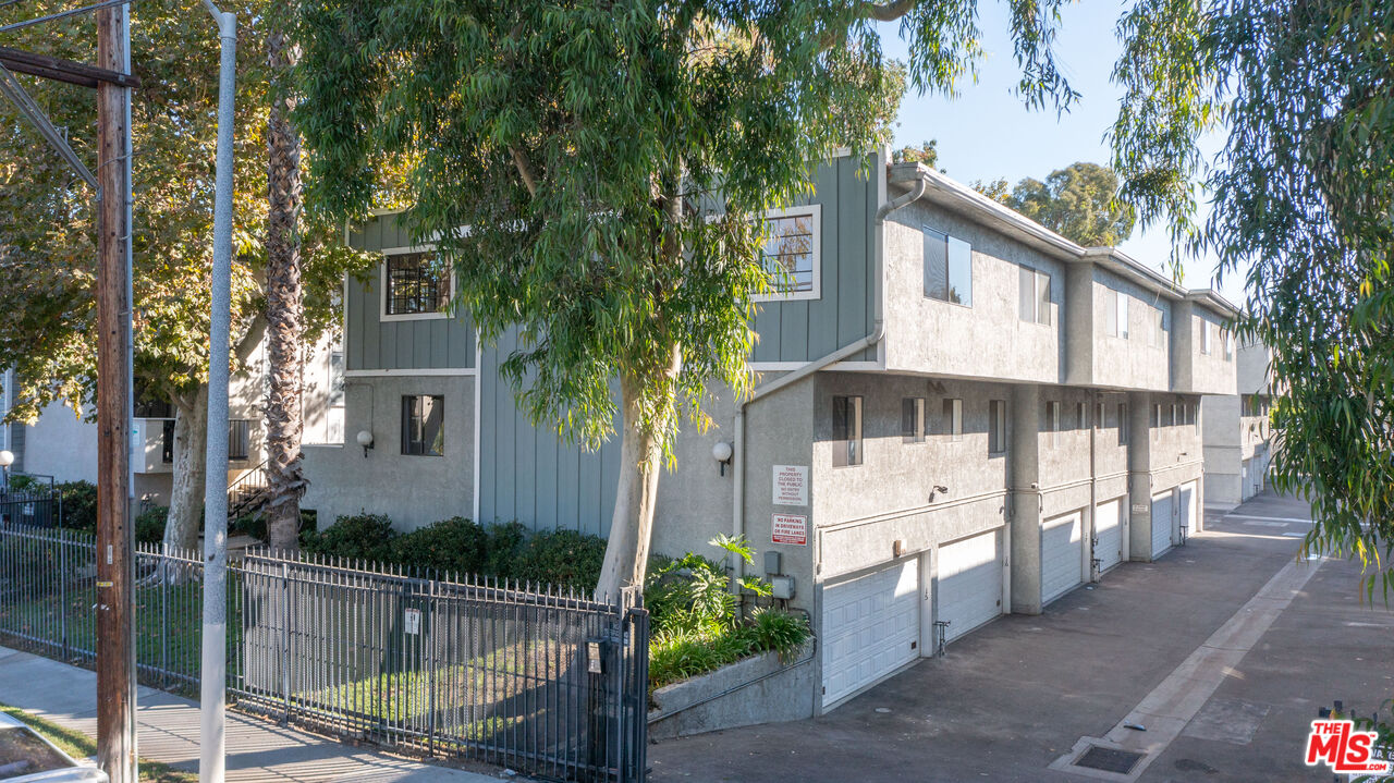 9140 Burnet Ave Unit: 15