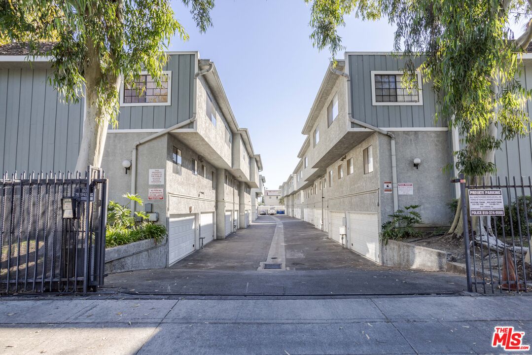 9140 Burnet Ave Unit: 15