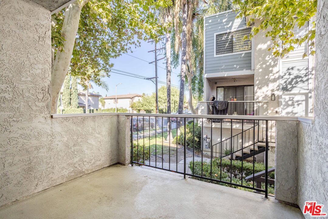 9140 Burnet Ave Unit: 15