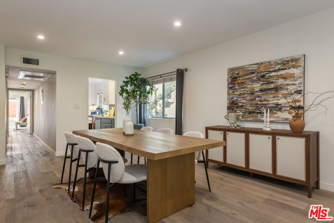 1045 N Kings Rd Unit: 107