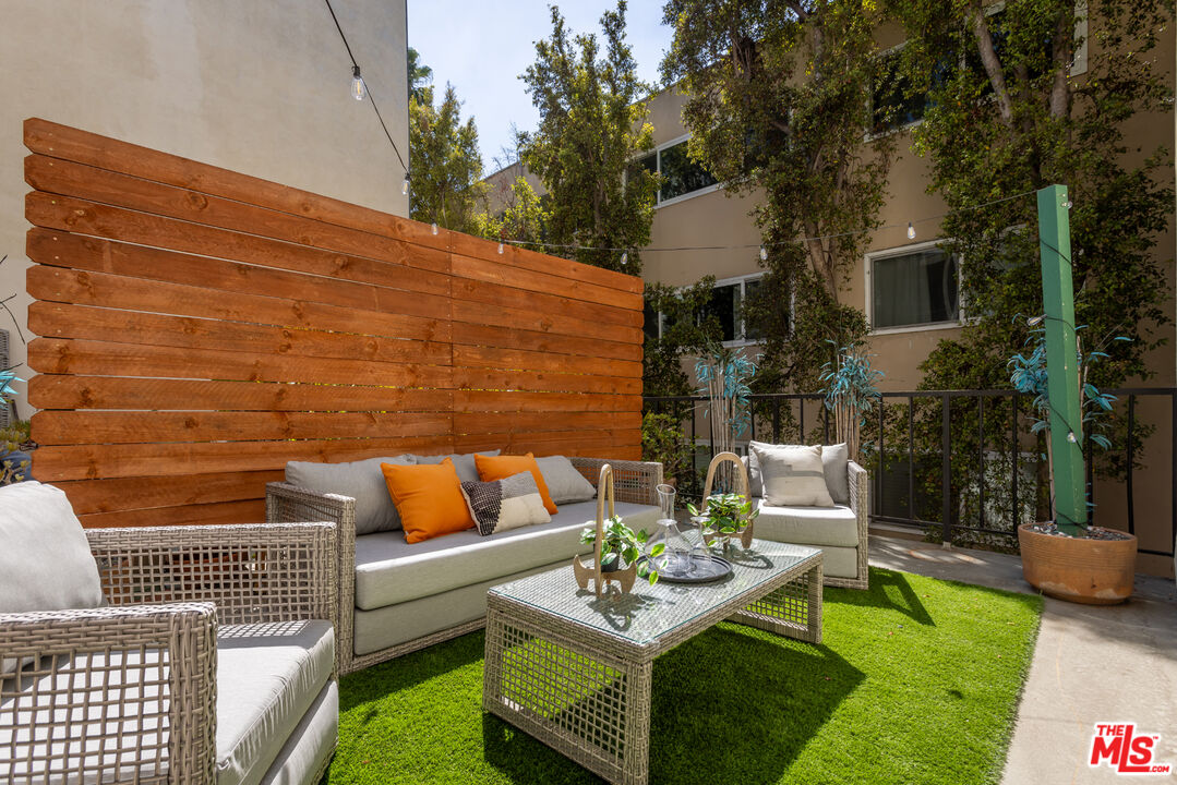 1045 N Kings Rd Unit: 107