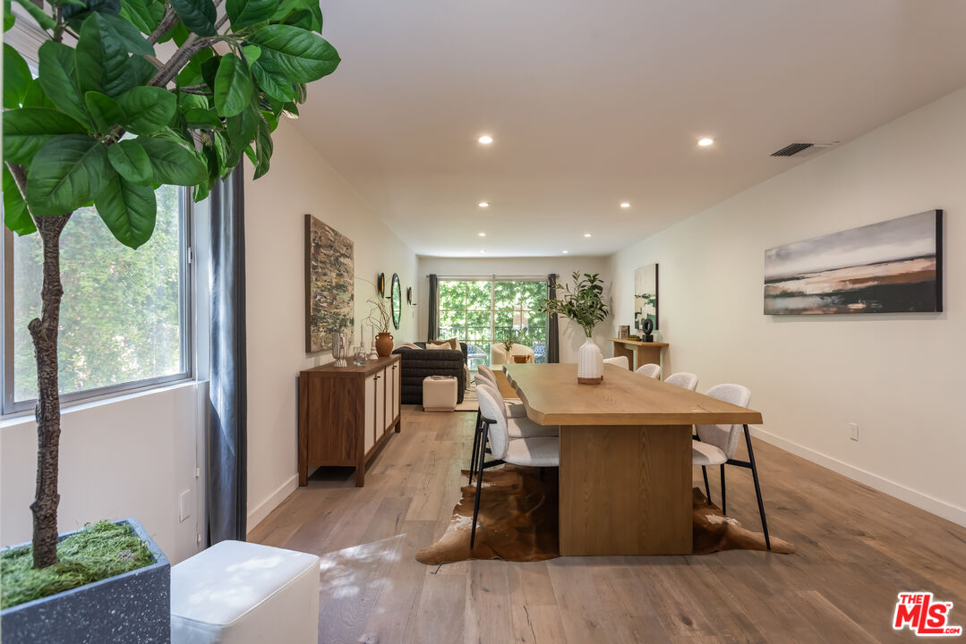 1045 N Kings Rd Unit: 107