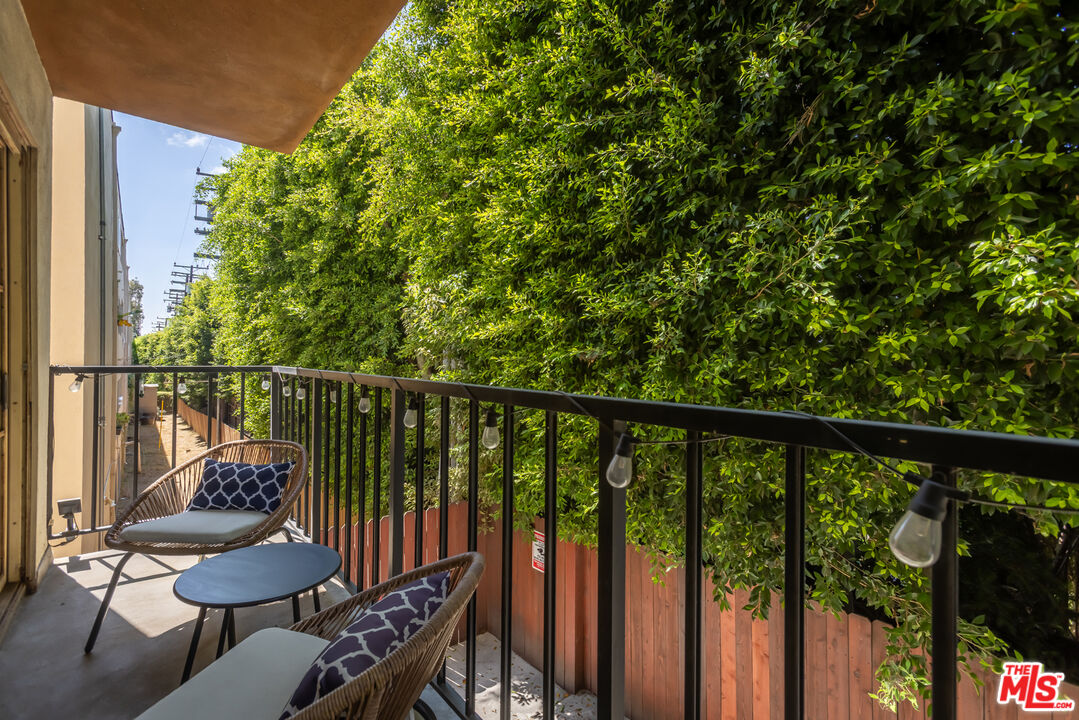 1045 N Kings Rd Unit: 107