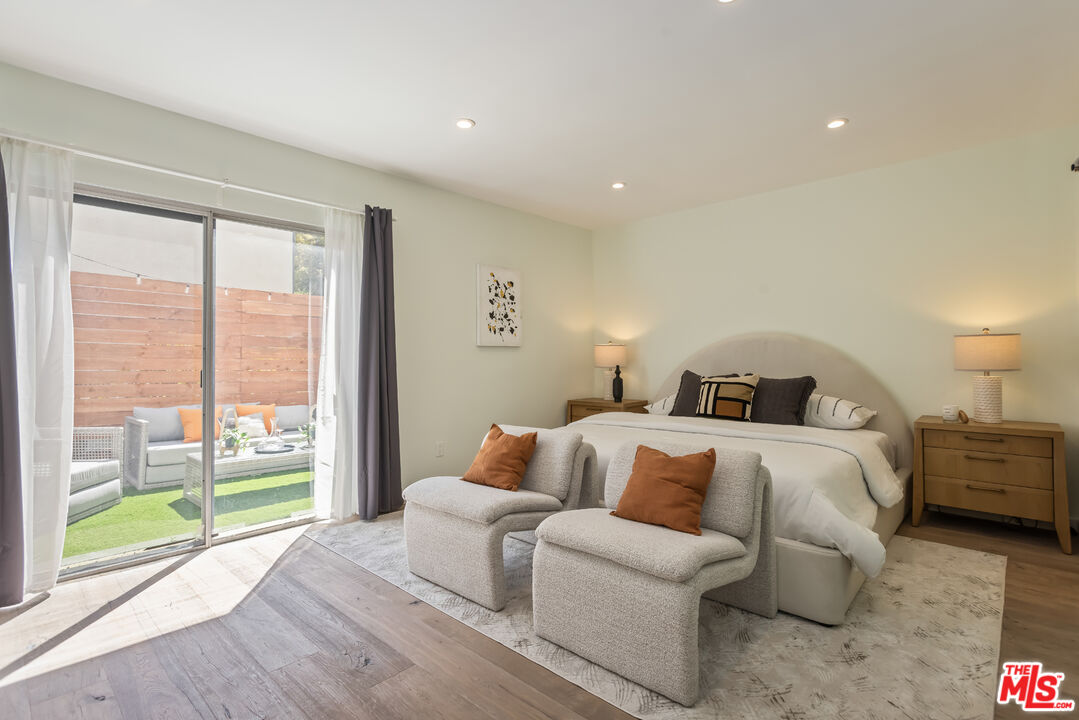 1045 N Kings Rd Unit: 107