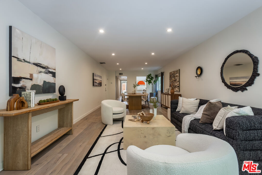 1045 N Kings Rd Unit: 107