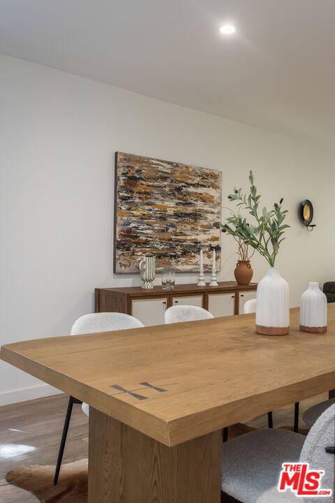 1045 N Kings Rd Unit: 107