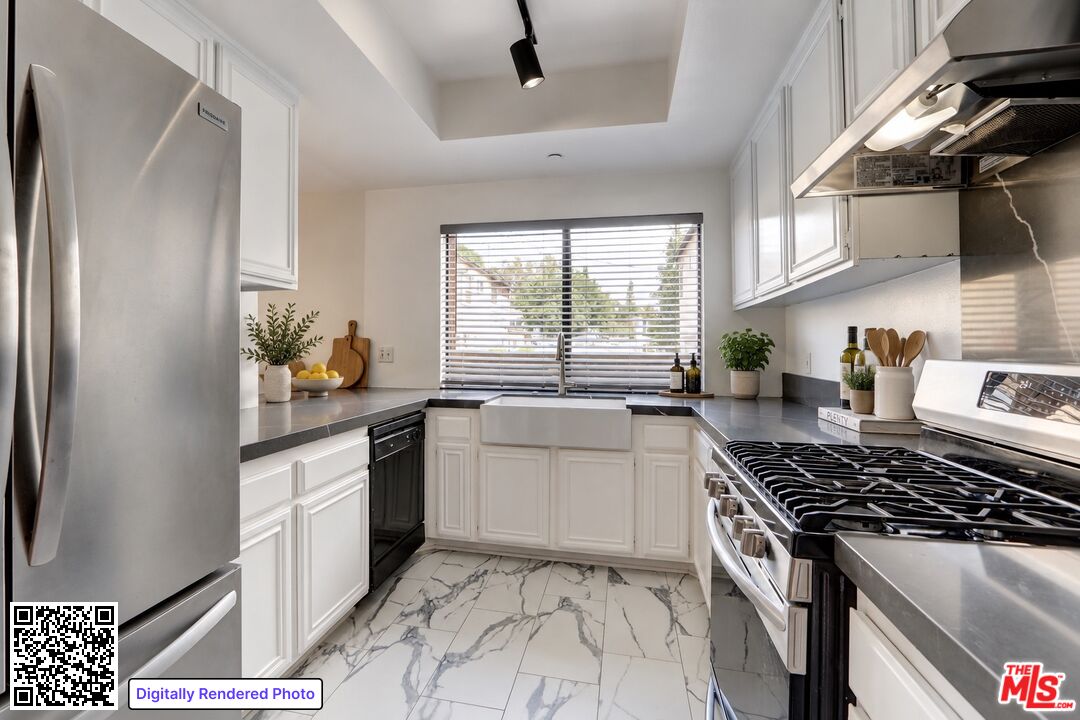 11909 Weddington St Unit: 104