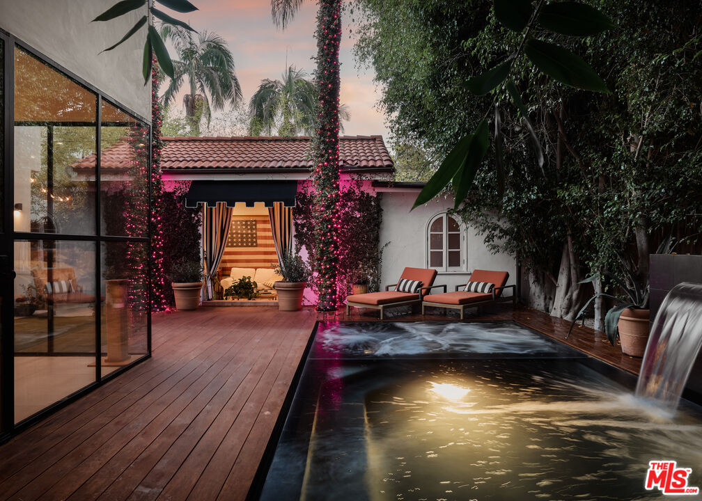 918 N La Jolla Ave
