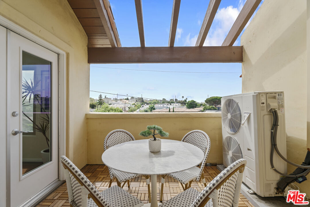 535 E Walnut Ave Unit: B