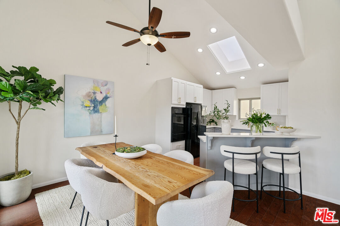 535 E Walnut Ave Unit: B