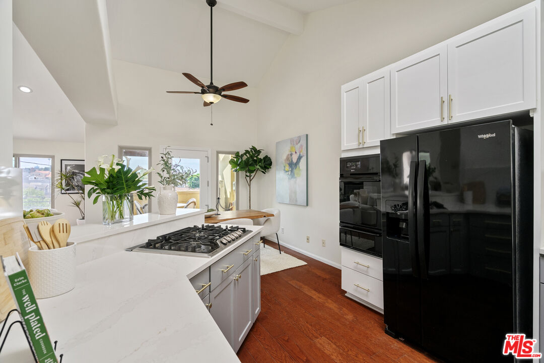 535 E Walnut Ave Unit: B