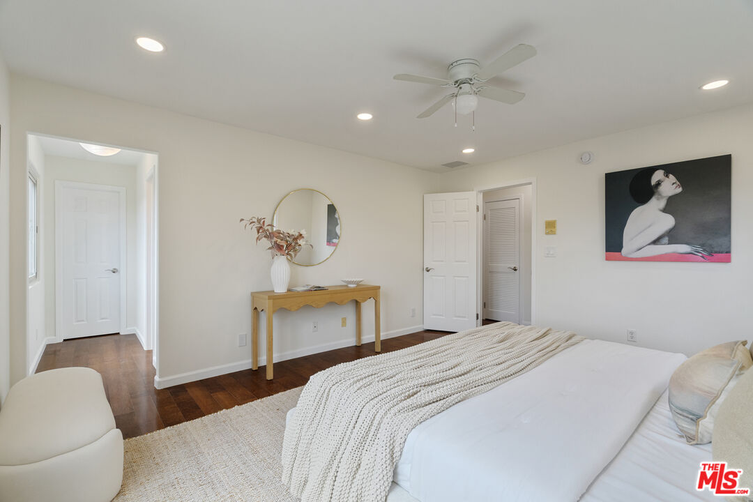 535 E Walnut Ave Unit: B