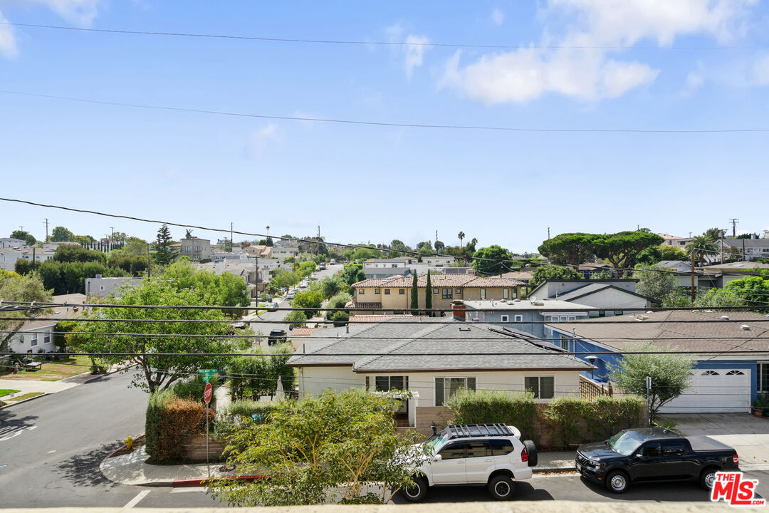 535 E Walnut Ave Unit: B