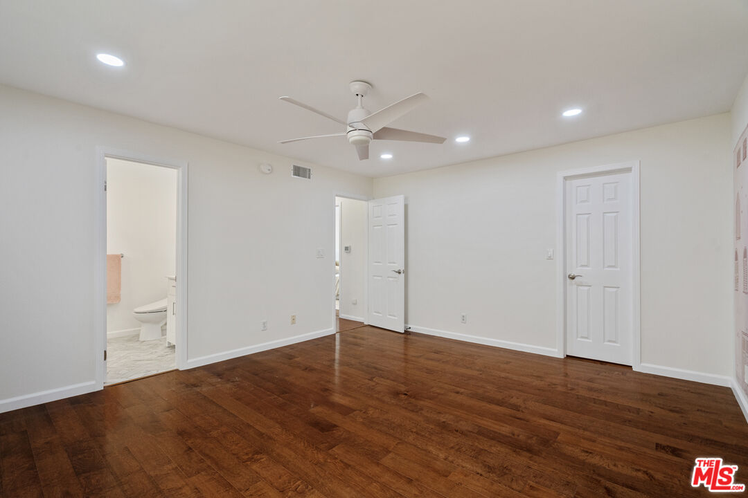 535 E Walnut Ave Unit: B