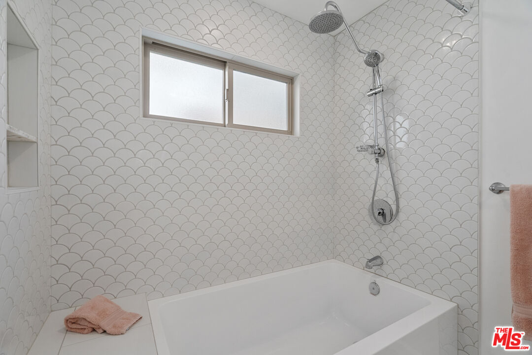 535 E Walnut Ave Unit: B
