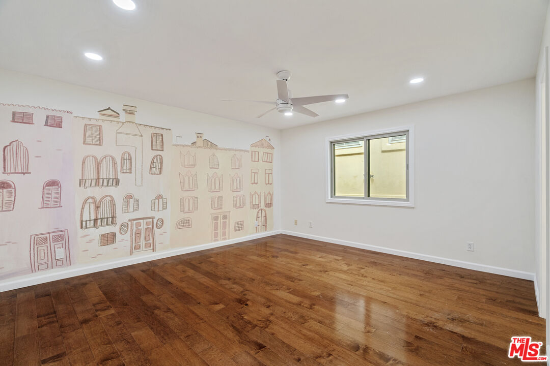 535 E Walnut Ave Unit: B