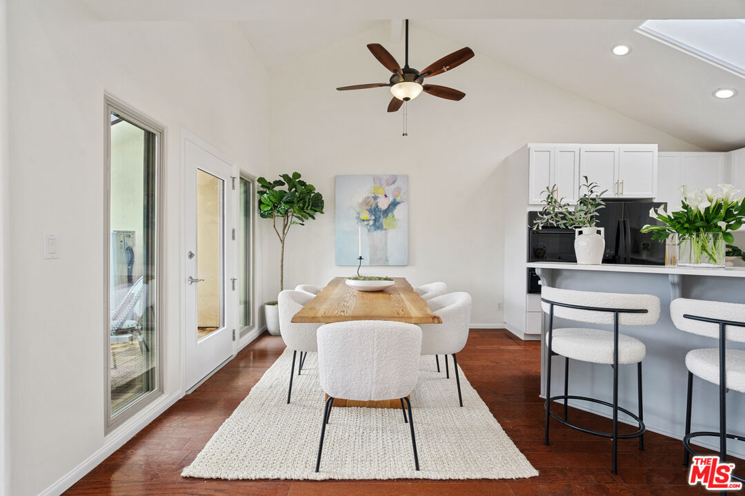 535 E Walnut Ave Unit: B