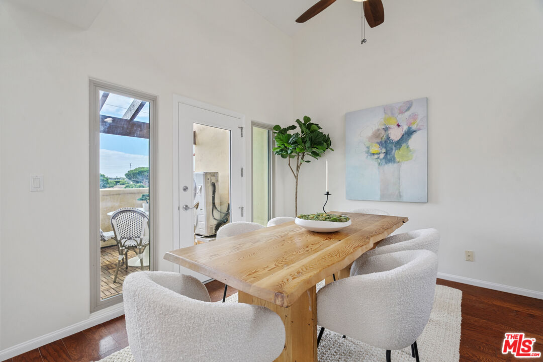 535 E Walnut Ave Unit: B