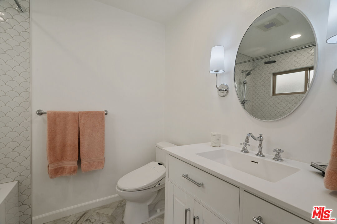 535 E Walnut Ave Unit: B