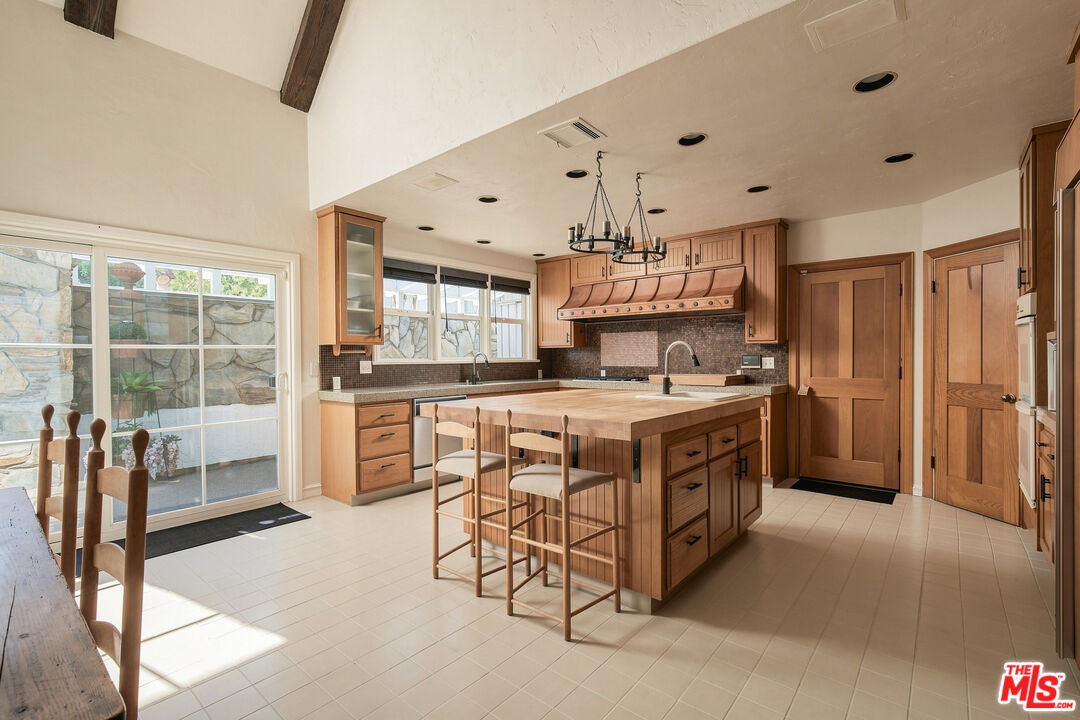 2312 Kimridge Rd