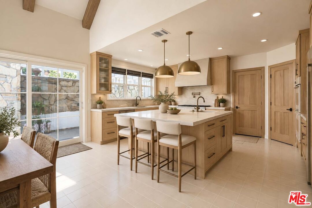 2312 Kimridge Rd