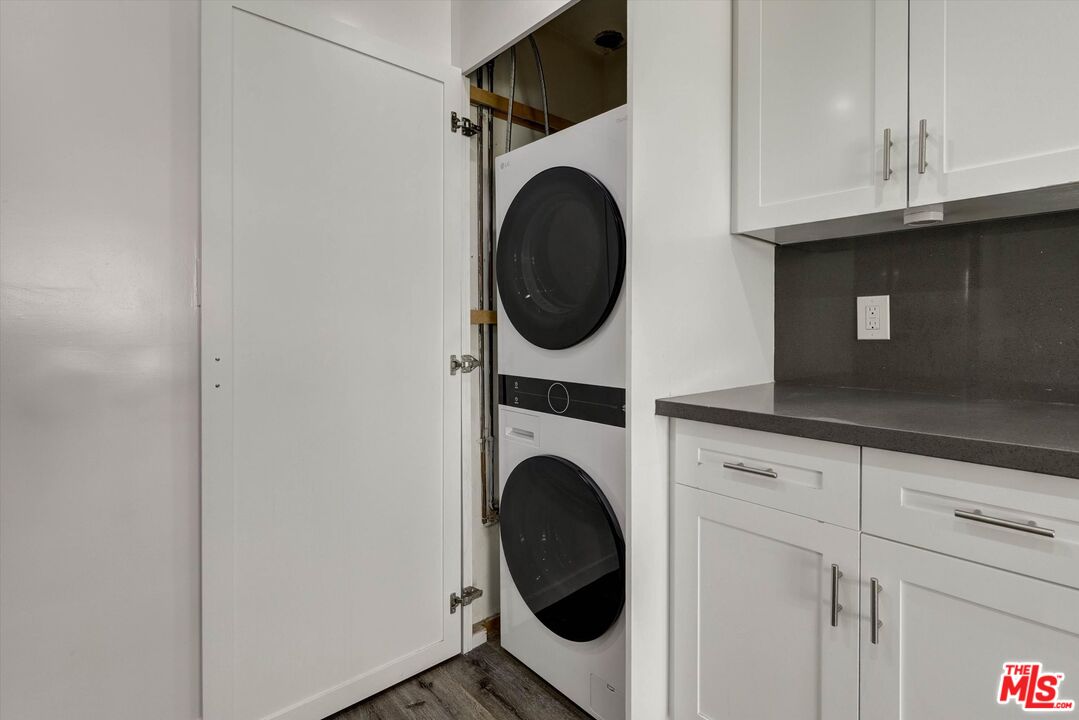 1200 N Flores St Unit: 207