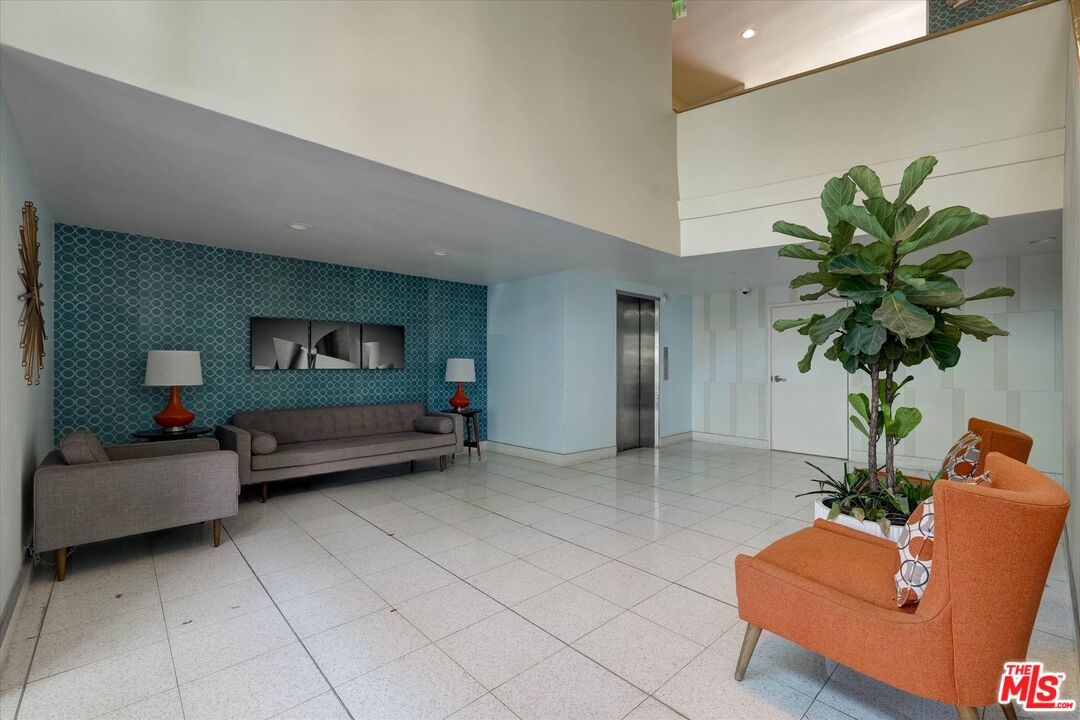 1200 N Flores St Unit: 207