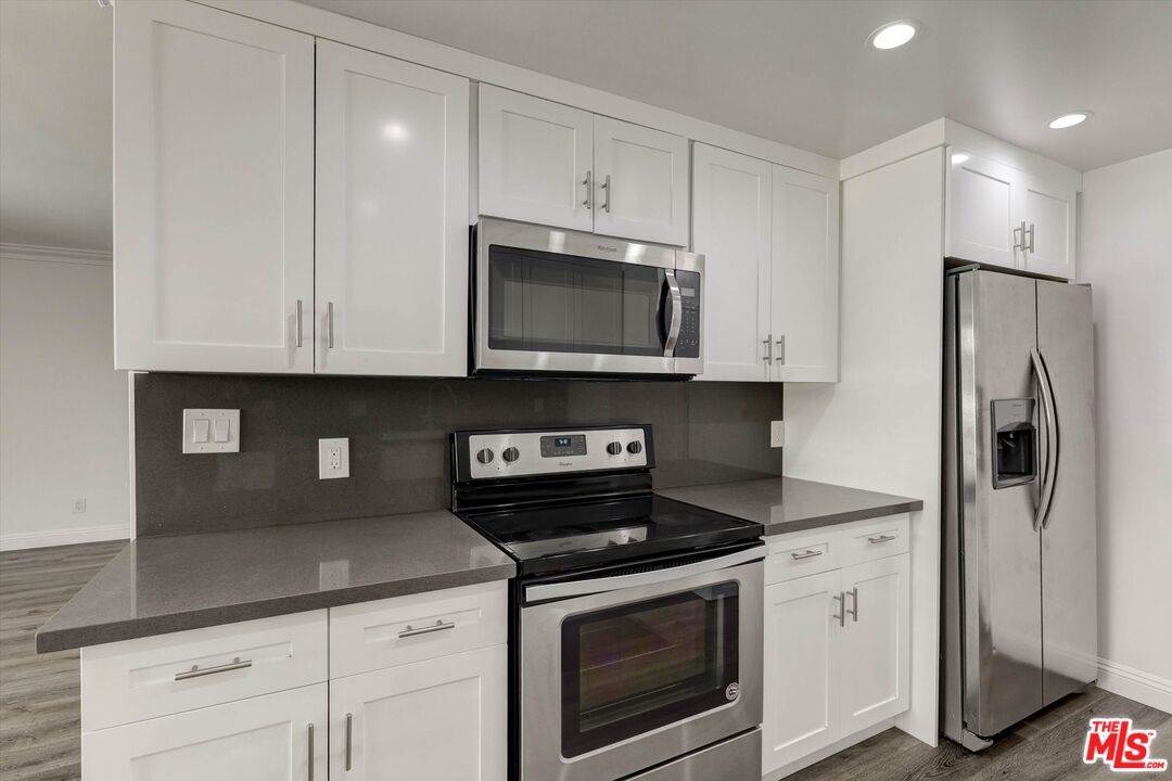 1200 N Flores St Unit: 207