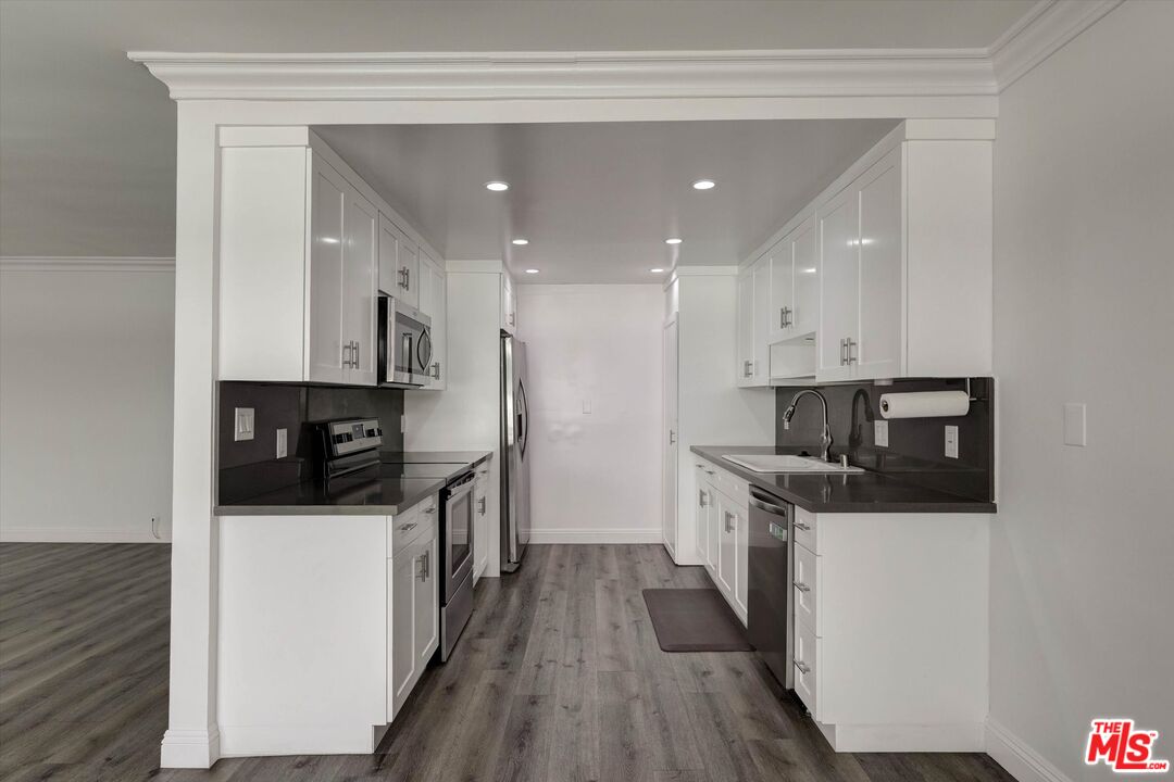 1200 N Flores St Unit: 207