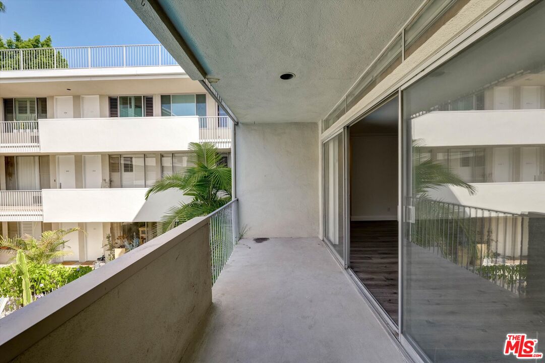 1200 N Flores St Unit: 207