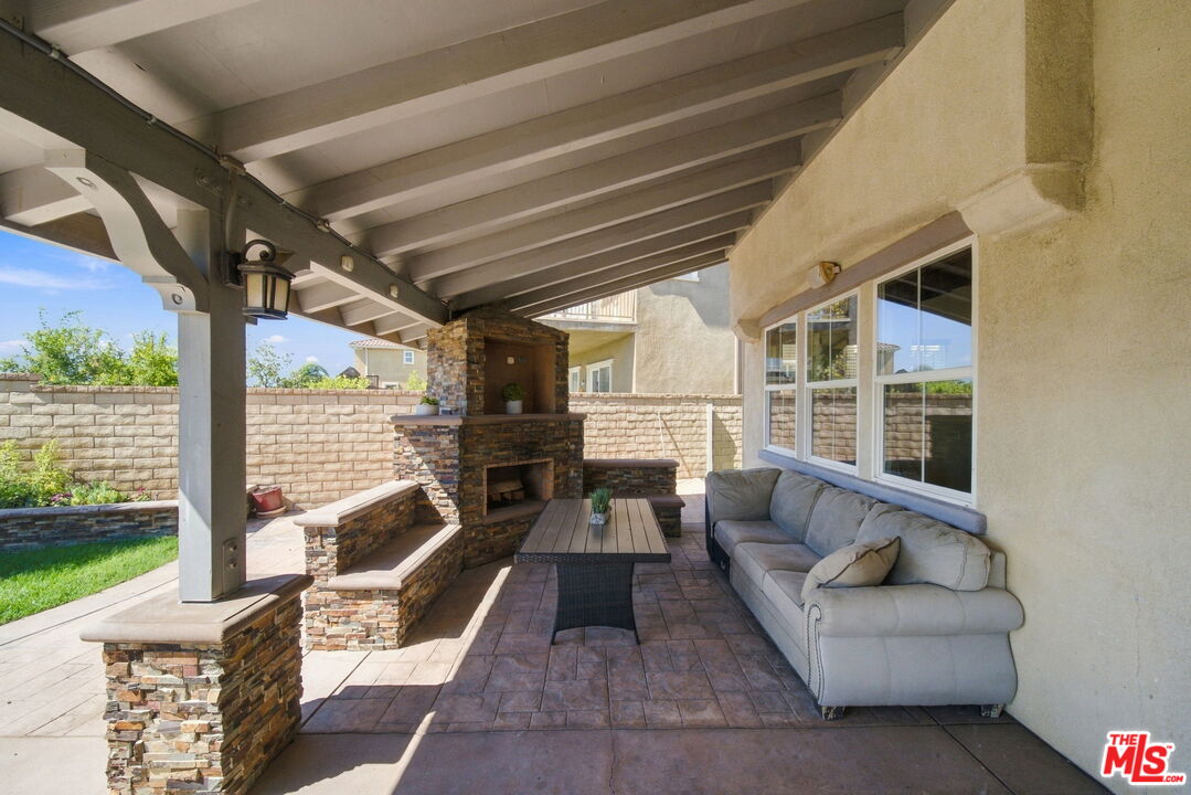 28035 Linda Ln