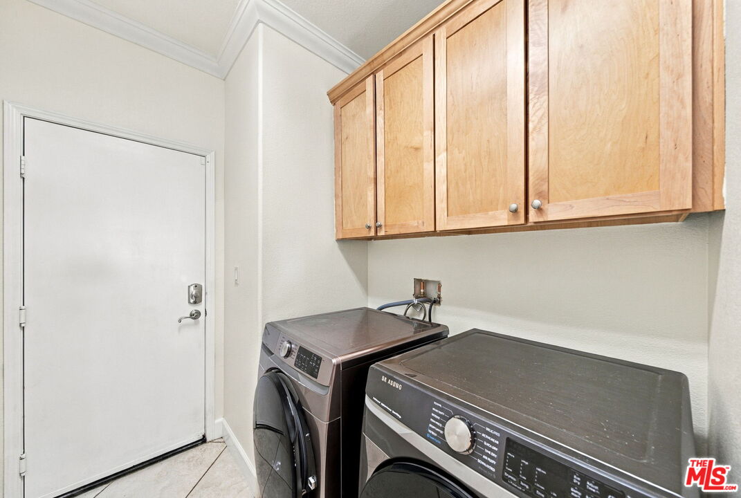 28035 Linda Ln