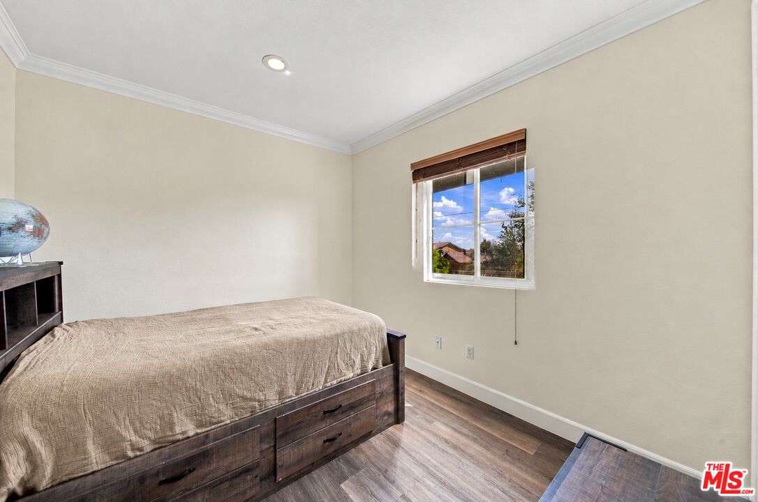 28035 Linda Ln