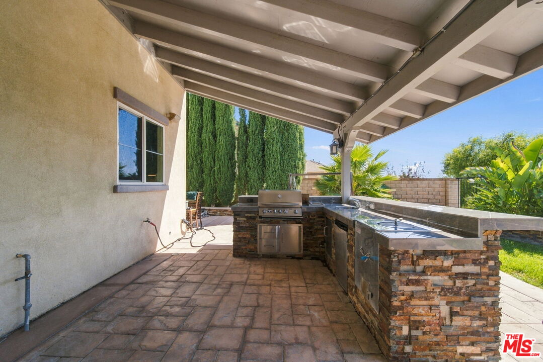 28035 Linda Ln