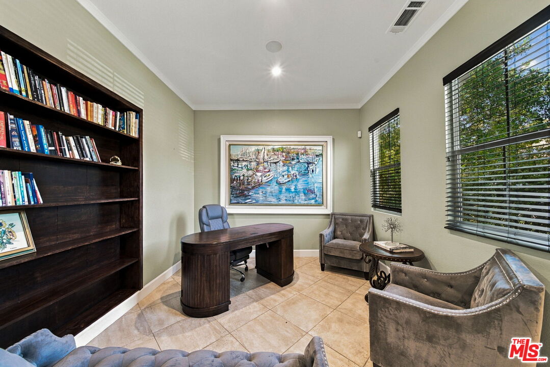 28035 Linda Ln