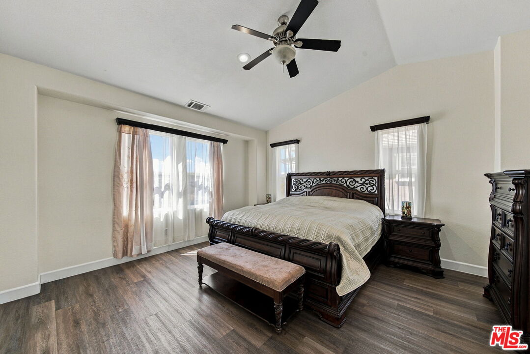 28035 Linda Ln