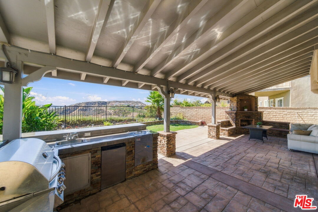 28035 Linda Ln