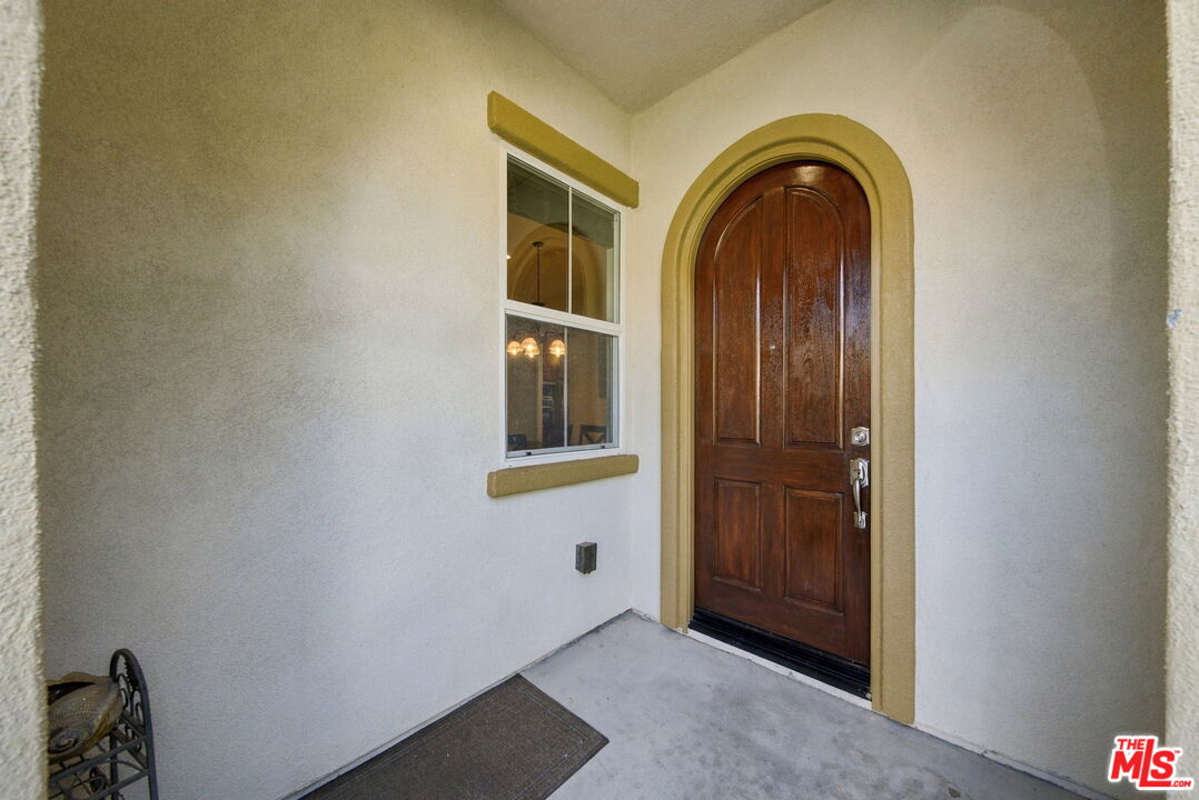 28035 Linda Ln
