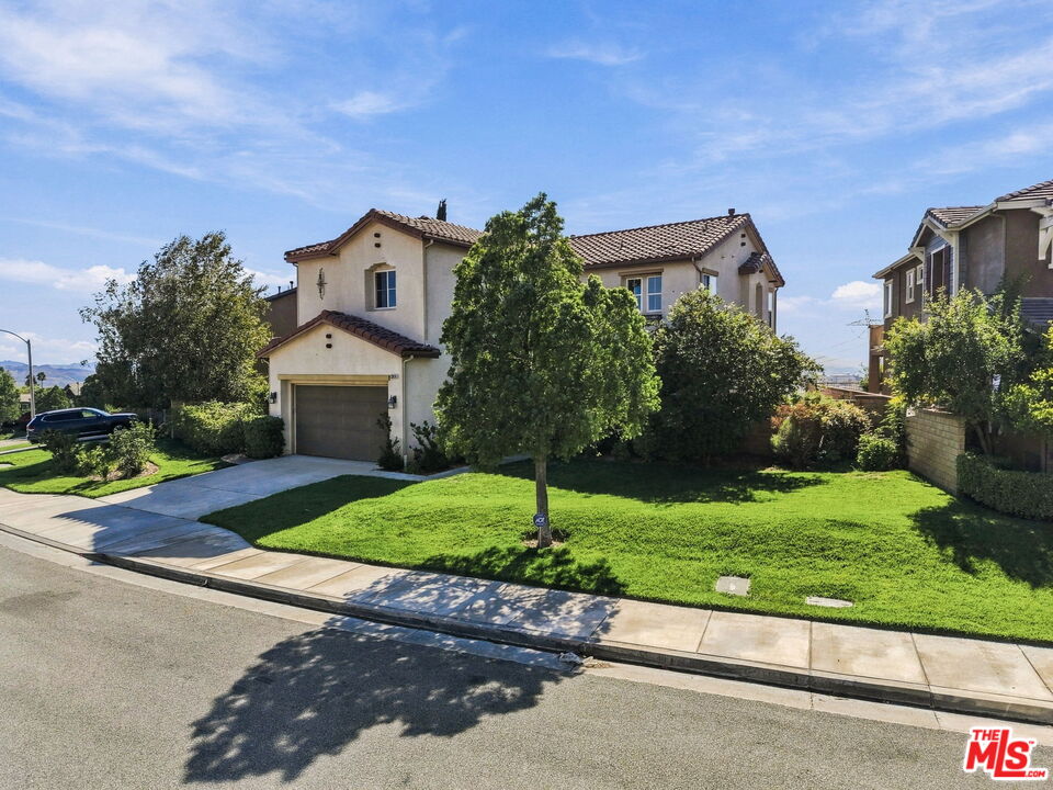 28035 Linda Ln