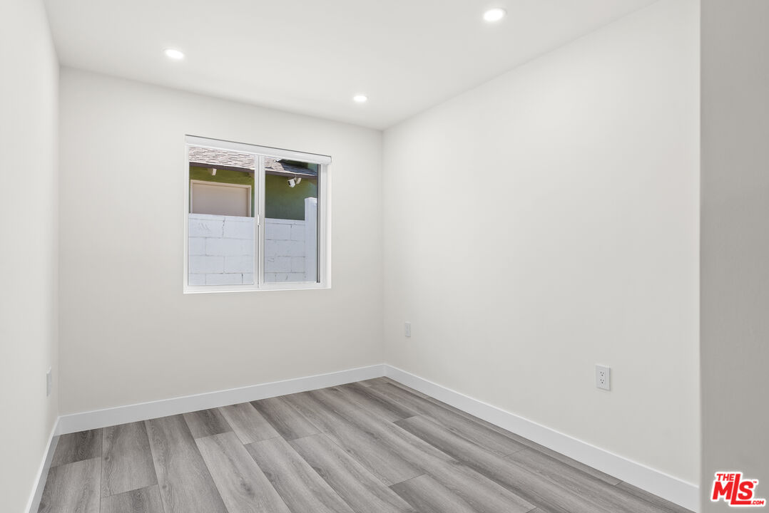 16042 Knapp St