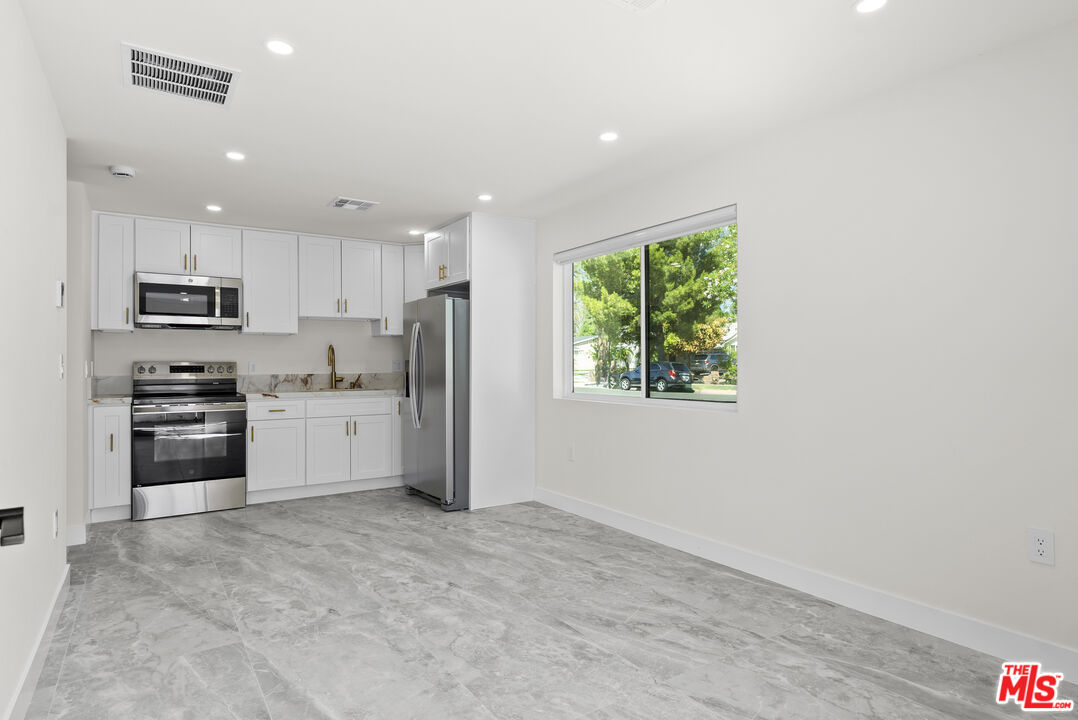 16042 Knapp St