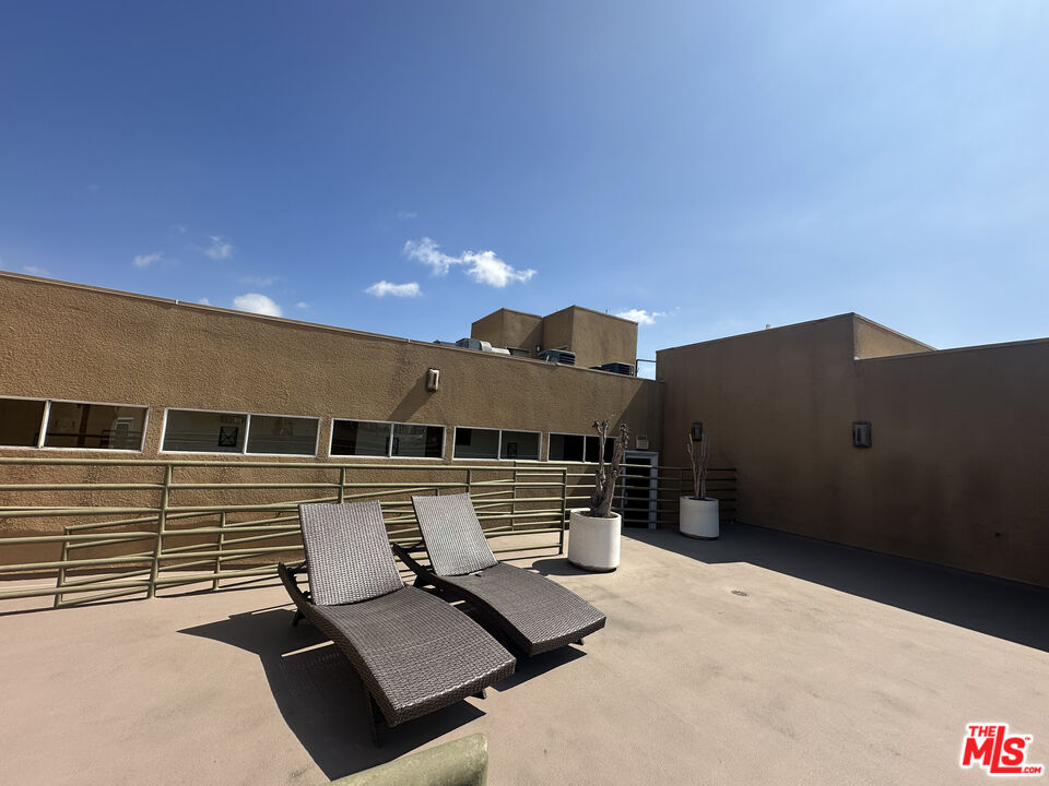 8614 Burton Way Unit: 104