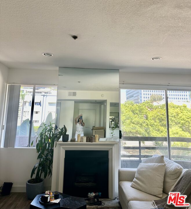 8614 Burton Way Unit: 104